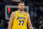 队记：东契奇的身边人士告诉我 他的心态是赢在当下👍